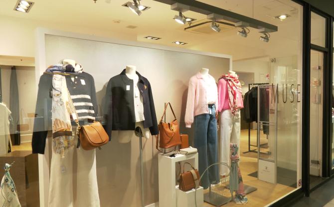 "Via Elegancia 2026" : une influenceuse au service du commerce à Waterloo