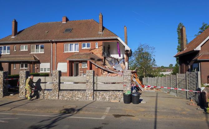 Clabecq : un immeuble s’effondre rue du Château