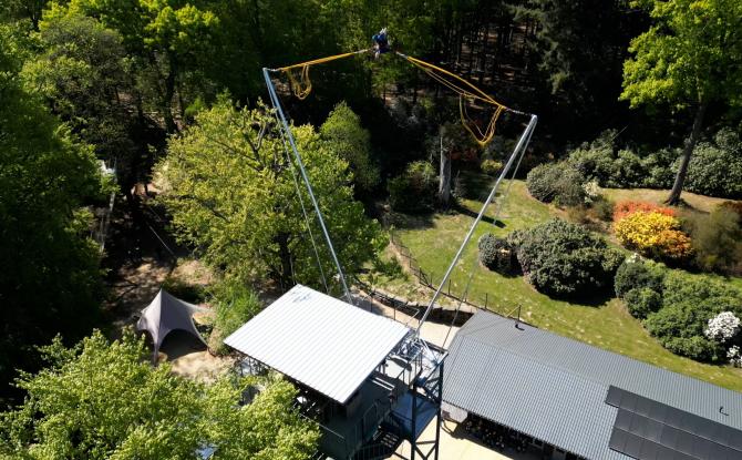 La nouvelle attraction d'Aventure Parc vous catapulte très haut !