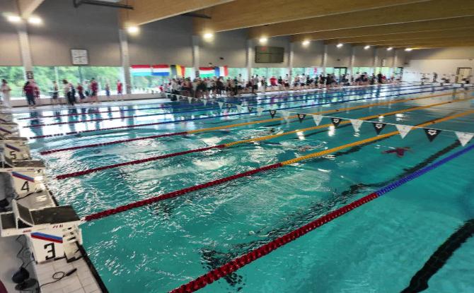 Natation : un meeting international organisé dans à la piscine du Blocry